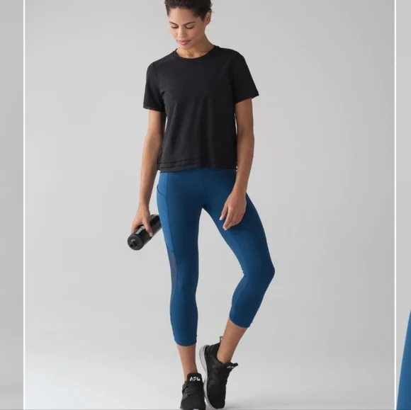 Lululemon Sole Training Crop Poseidon Teal Legging Size 6 Cropped Mesh - Picture 2 of 9